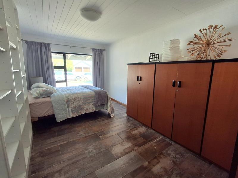 5 Bedroom Property for Sale in Duyker Eiland Western Cape